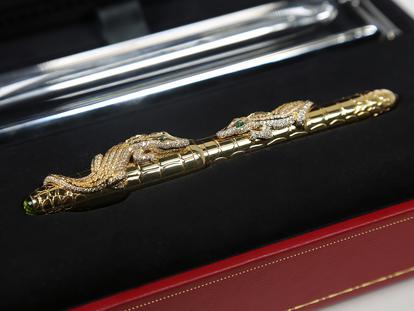 Перьевая ручка Cartier "Crocodile" из желтого золота 750 пробы с бриллиантами